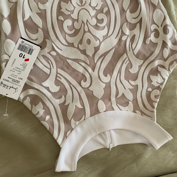 Joseph Ribkoff white cocktail Dress, one-of-A-Kind - Picture 6 of 7